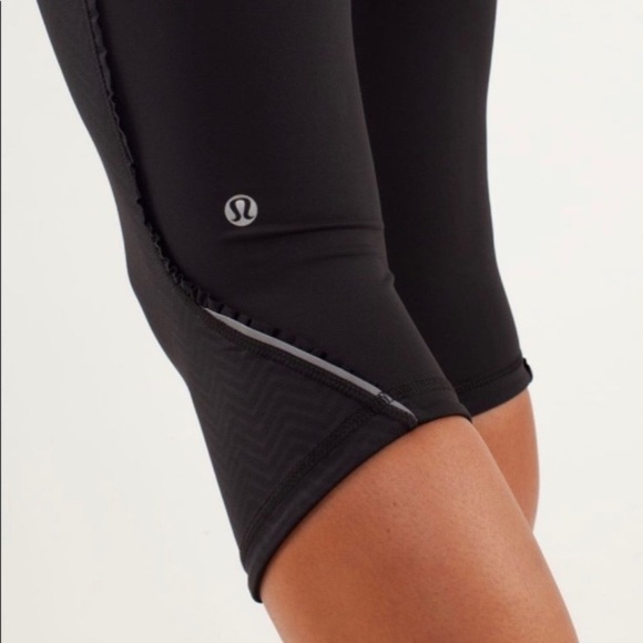 Lululemon Run Fast and Free Women's Athletic Capri Leggings. - Picture 7 of 9
